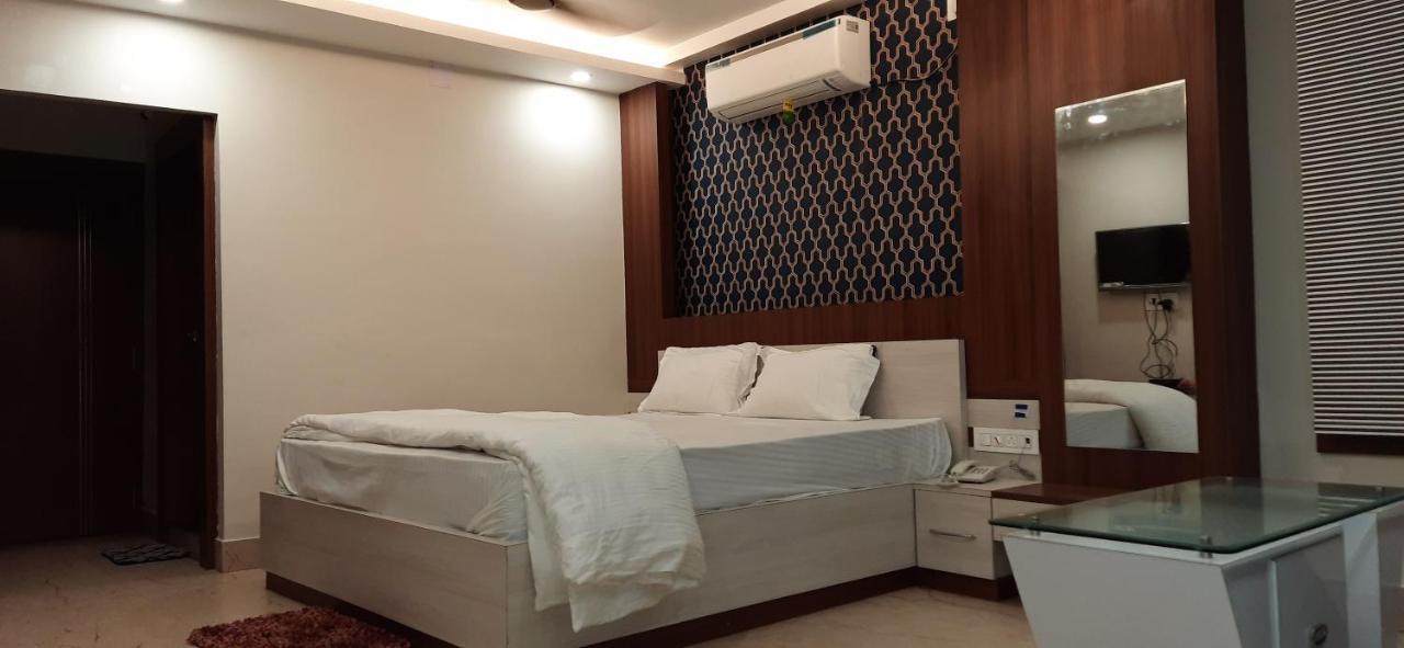 Balasore Hotel Narendra Plaza מראה חיצוני תמונה
