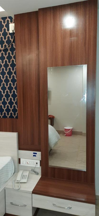 Balasore Hotel Narendra Plaza מראה חיצוני תמונה